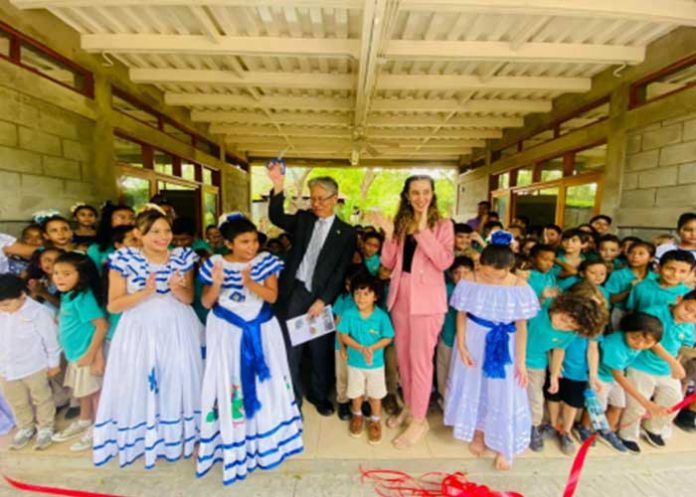 Embajada de Japón amplía escuela en San Juan del Sur, Nicaragua