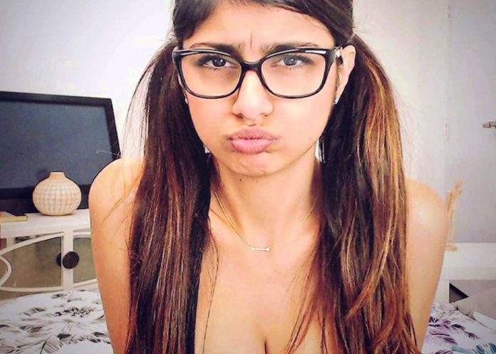 Mia Khalifa posa en cacheteros y dice en Instagram: “Los traseros importan”