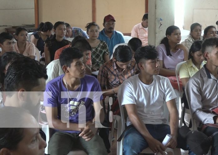 1 MINED entregó bono complementario a bachilleres de Matiguás