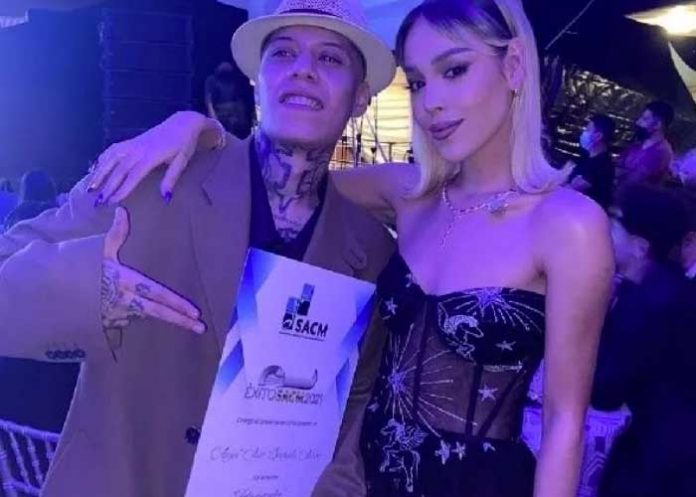 1 Danna Paola y Santa Fe Klan se unen para un nuevo tema