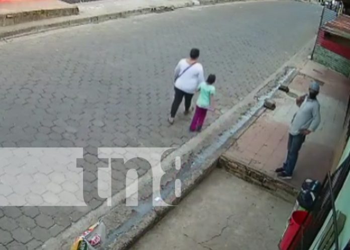 Sujeto roba en un negocio en Juigalpa, Chontales