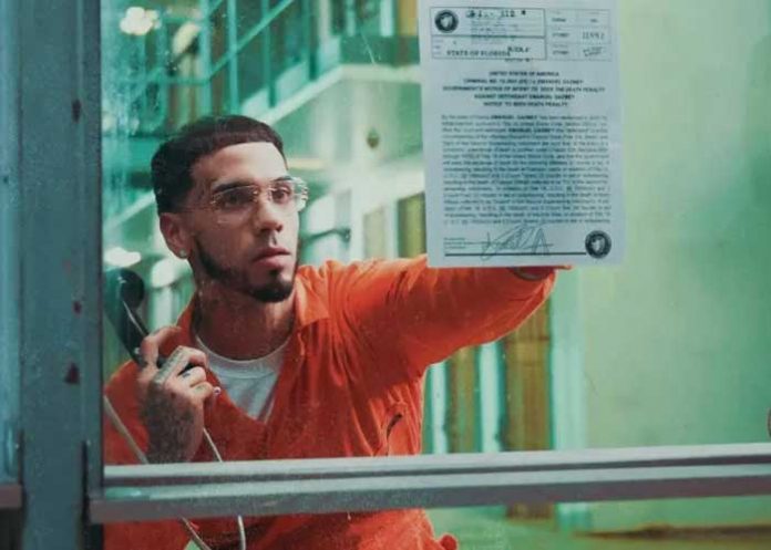 Acusan a Anuel AA de contratar una “doble de Karol G” para su canción