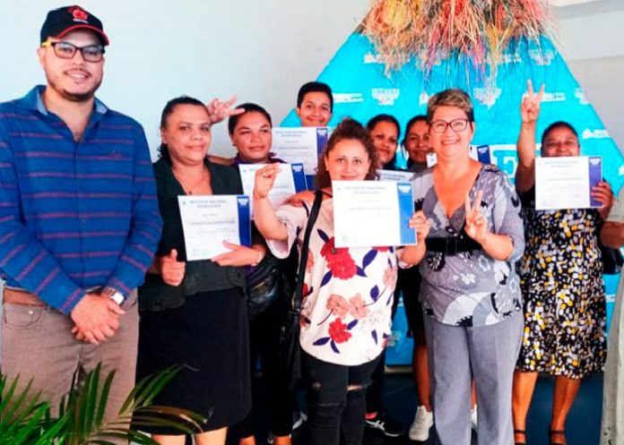 Certifican a protagonistas de las escuelas de oficio y entregan calles en Carazo