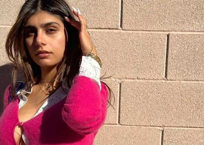 Seguidor se tatúa rostro de Mia Khalifa y ella lo critica
