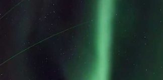 ¡Impresionante! NASA lanza cohetes hacía lo más profundo de una aurora boreal
