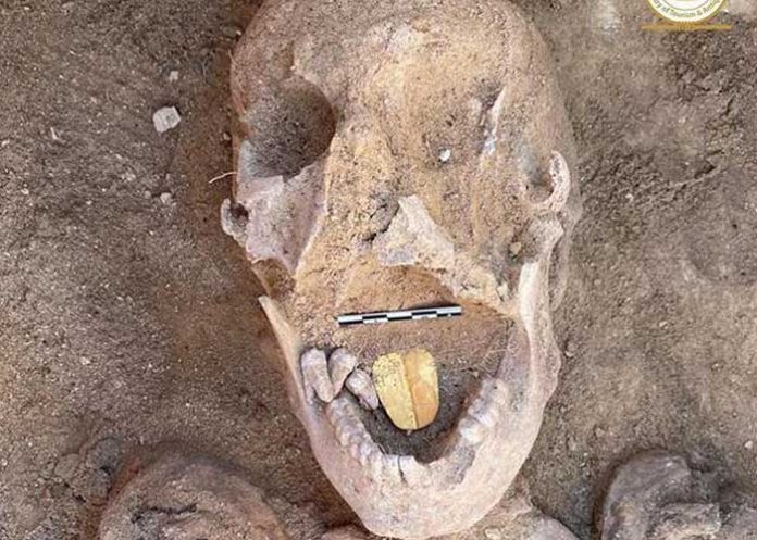 ¡Insólito! Encuentran momias con “lenguas” de oro en Egipto