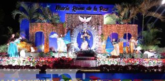 familias recorren altares de la Virgen en la Avenida Bolívar a Chávez, Managua