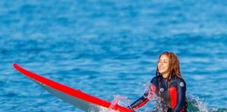 Captan a Shakira en la playa junto a un rubio "muy guapo" (Video)