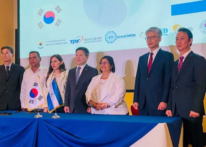 MINED y Fundación Coreana de promoción de Taekwondo firman memorándum de entendimiento