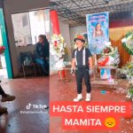 «Hasta siempre» Payasito con el corazón partido rinde homenaje a su mamá Llega al velorio de su madre y le rinde sentido homenaje