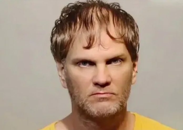 Padre adoptivo abusó sexualmente de 18 menores en Florida