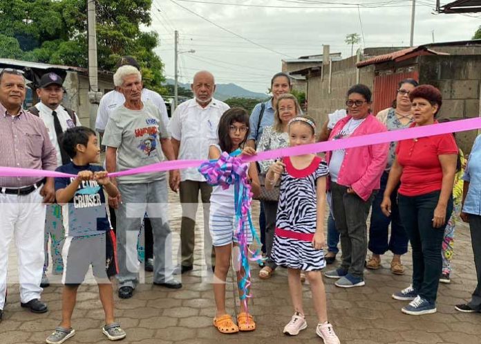Alcaldía de Juigalpa inauguró 100 metros de calle adoquinada en el barrio Las Canoas