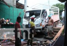 Conductor pierde el control y se estrella contra una casa en Santa Rita, Mulukukú Conductor pierde el control y se estrella contra una casa en Santa Rita, Mulukukú