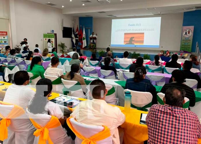 Médicos especialistas en diabetes fortalecen conocimientos en foro nacional