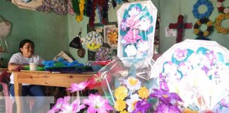 Emprendedora de arreglos florales con buenas expectativas en Jalapa