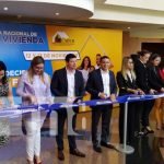 Familias visitan la feria de la vivienda de CADUR