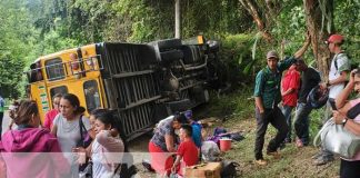 Bus termina volcado en El Jícaro, Nueva Segovia y deja varios lesionados