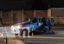 Por girar en U provocó accidente y dejó un motociclista lesionado en la Carretera Sur Por girar en U provocó accidente y dejó un motociclista lesionado en la Carretera Sur