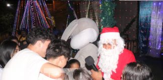 Niños celebran con santa y el conejo la navidad en Siuna / TN8