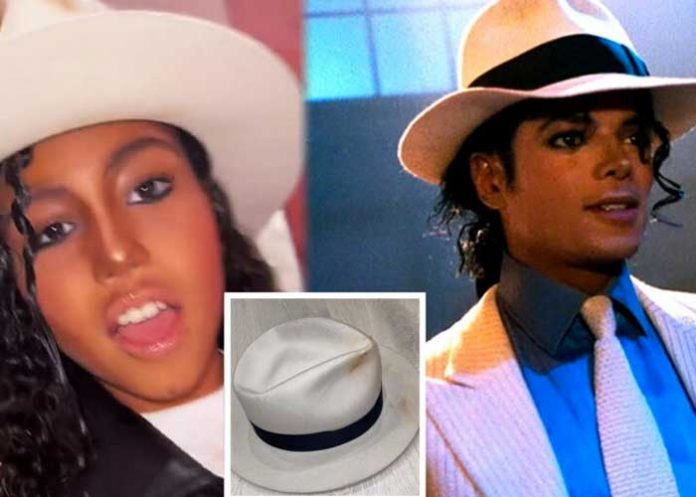 2 Hija de Kim Kardashian criticada por usar sombrero real de M. Jackson