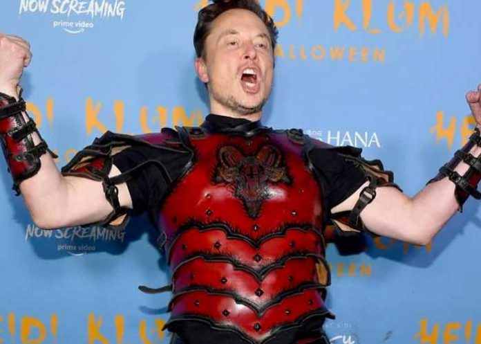 2 “Libres sean todo”: Elon Musk restaura las cuentas suspendidas de Twitter