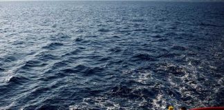 Al menos 5 niños entre los 22 muertos en una naufragio en Grecia