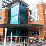 ¿Depresión? Joven de 18 acaba con su vida al tirarse del cuarto piso en Chile Joven de 18 años murió tras lanzarse al vacío en Chile