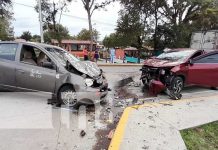 Accidente de tránsito en Matiguás: vehículo impacta de frente contra un taxi Accidente de tránsito en Matiguás: vehículo impacta de frente contra un taxi