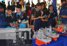 Bachilleres participan en la Feria de Beca en el Caribe Sur Bachilleres participan en la Feria de Beca en el Caribe Sur