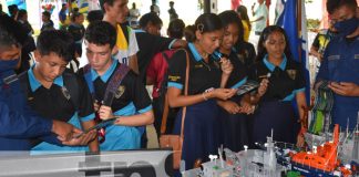 Bachilleres participan en la Feria de Beca en el Caribe Sur