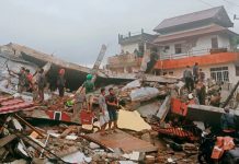 Búsqueda de supervivientes en Indonesia tras sismo que mató a 162 personas