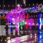 ENATREL instala árboles navideños y adornos en parques, avenidas y rotondas de Managua ENATREL instala árboles navideños y adornos en parques, avenidas y rotondas de Managua