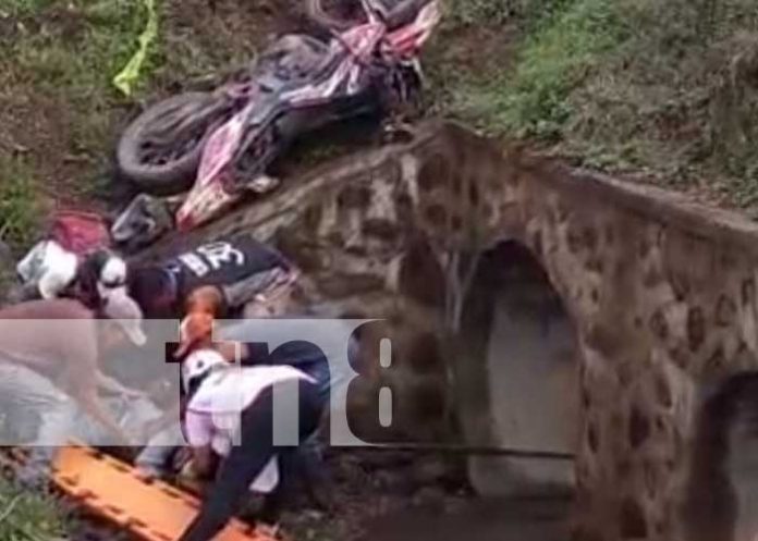3 Foto: Motociclista resultó con lesiones de consideración al precipitarse a una alcantarilla en Juigalpa, Chontales / TN8