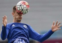 Ojo: Cabecear un balón de fútbol podría tener riesgos para la salud