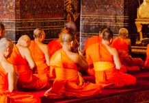 Monjes de templo budista dan positivo a drogas y son expulsados Monjes de templo budista dan positivo a drogas y son expulsados