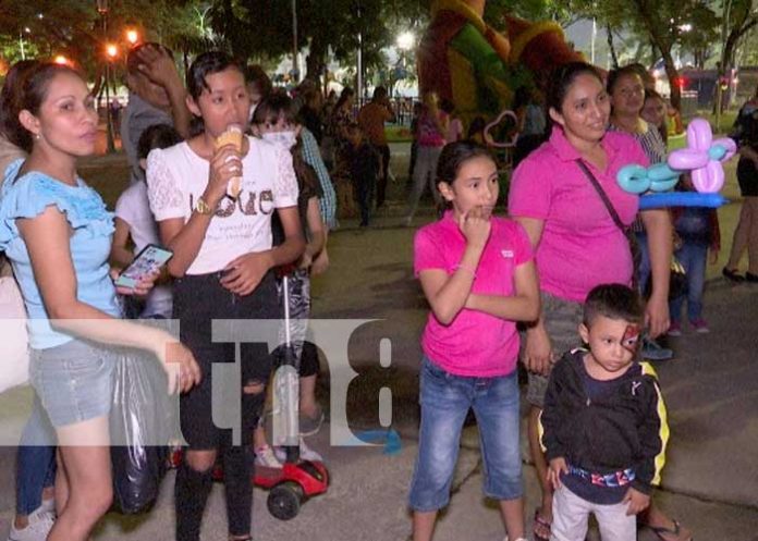 Realizan festival familiar en el parque Luis Alfonso Velásquez, Managua