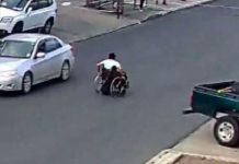 «Descarado» roba silla de ruedas a discapacitado y escapa en ella en Chile 10 años de cárcel por robar silla de ruedas en Chile