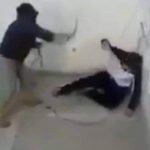 «Que vergüenza» Tremenda paliza le dio su mamá por abandonar a su esposa Azotó a su hijo por abandonar a su esposa embarazada