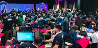 Jóvenes se reúnen para ser parte del primer Hackathon regional