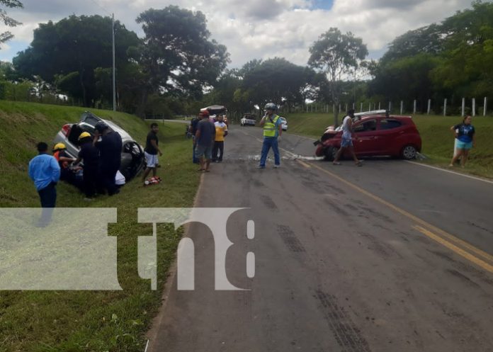 77 11 lesionados en brutal accidente de tránsito en carretera Diriamba-Boquita