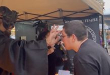 Así fue el ‘desbautizo’ del Templo Satánico en Texas