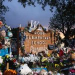 Audio a la luz: Policía sabía que habían niños vivos en Masacre de Uvalde Audio revela que había niños vivos en matanza de Uvalde