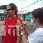 Vacunan a familias del barrio Ayapal, en Managua, para prevenir el COVID-19 Vacunan a familias del barrio Ayapal, en Managua, para prevenir el COVID-19