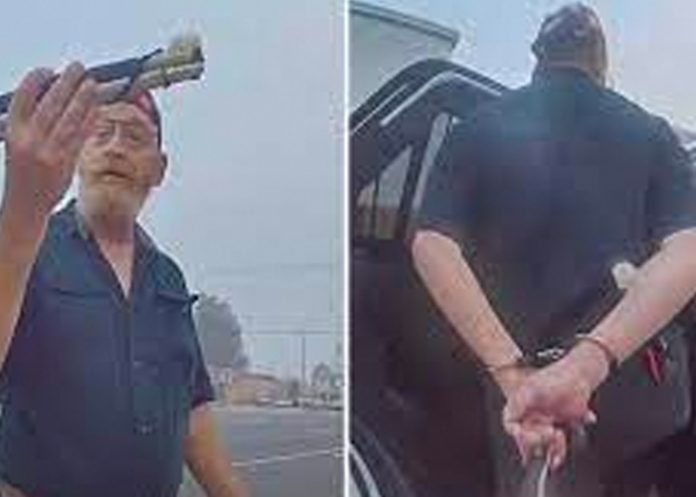 Sin piedad oficiales arrestan a hombre ciego de 61 años