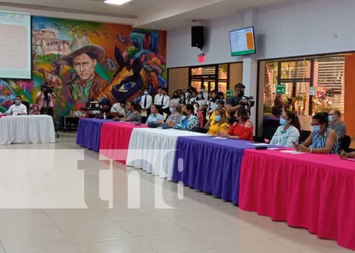 Bibliotecarios rinden homenaje al Comandante Carlos Fonseca