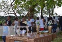 Rivenses y blufileños llegan a cementerios para honrar a sus deudos Visita a cementerios de Bluefields y Rivas