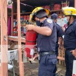 Foto: Inspección de bomberos en puestos de pólvora en Managua / TN8