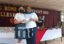 Ayuda para gastos de promoción: Bono a bachilleres de Granada y Carazo Entrega de bonos a bachilleres de Carazo y Granada