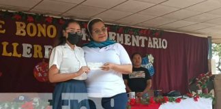 Entrega de bonos a bachilleres de Carazo y Granada