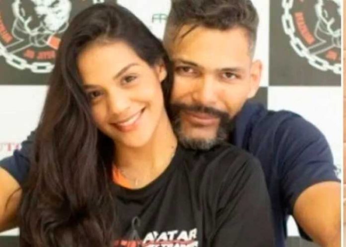 Hombre le pega cuatro tiros a su novia por 